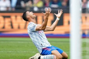 关于穆古鲁扎回归赛场，绝杀首场状态亮眼，利物浦观众沸腾！的信息