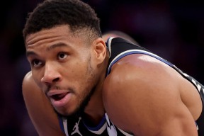 字母哥新星出色防守表现突出，美国队前途光明！的简单介绍